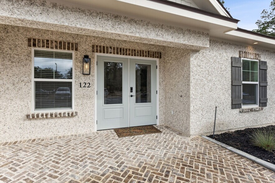 More Photos Of 122 Hawthorn Ln, Saint Marys Office For Lease