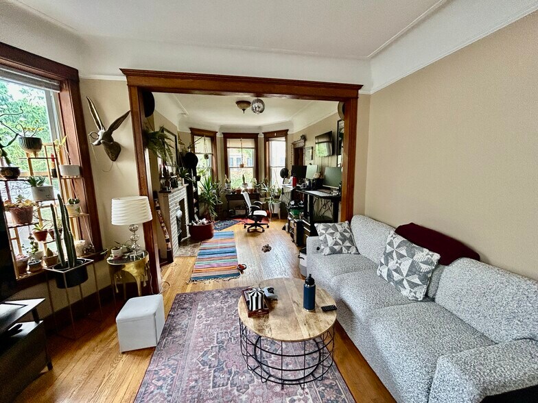 More Photos Of 2439 N Seminary Ave, Chicago Apartments For Sale