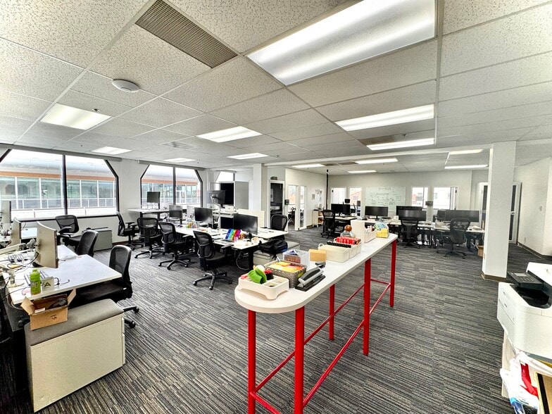 More Photos Of 888 Villa St, Mountain View Office For Lease