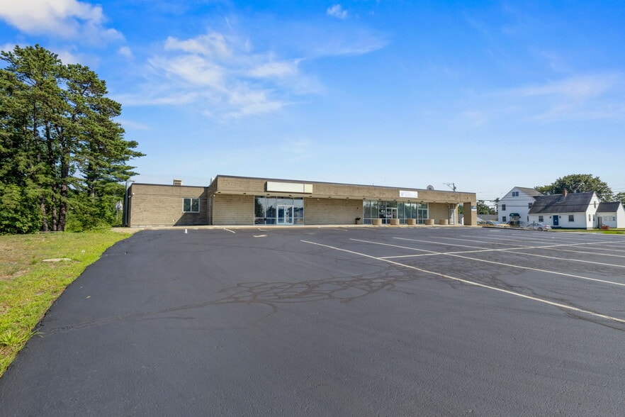 More Photos Of 175 Amherst St, Nashua Freestanding For Lease