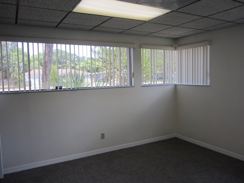 More Photos Of 2139 NE Coachman Rd, Clearwater Office For Sale