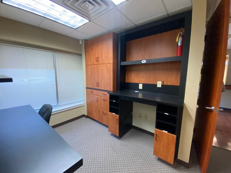 More Photos Of 784 Prince Ave, Athens Medical For Sale