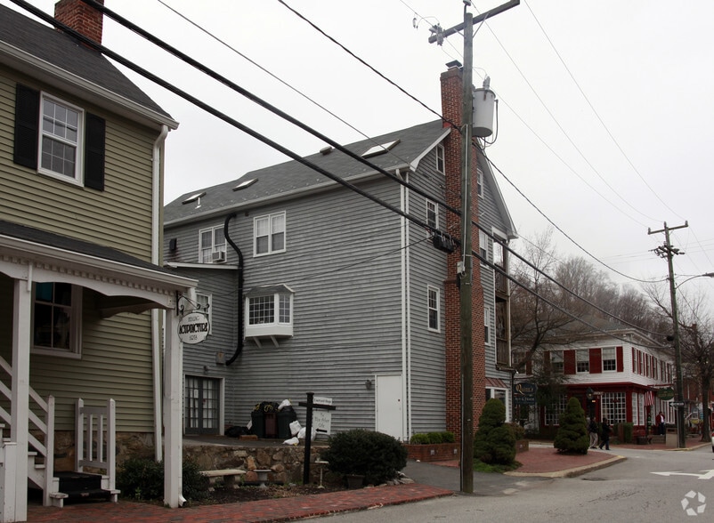 More Photos Of 199 Union St, Occoquan Storefront Retail Residential For Lease