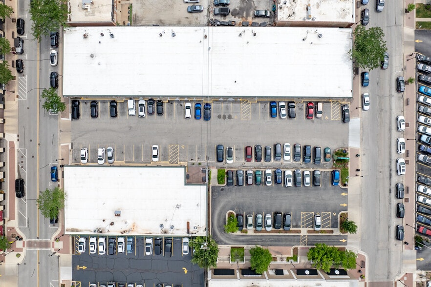 More Photos Of 10-36 S Evergreen Ave, Arlington Heights Unknown For Lease