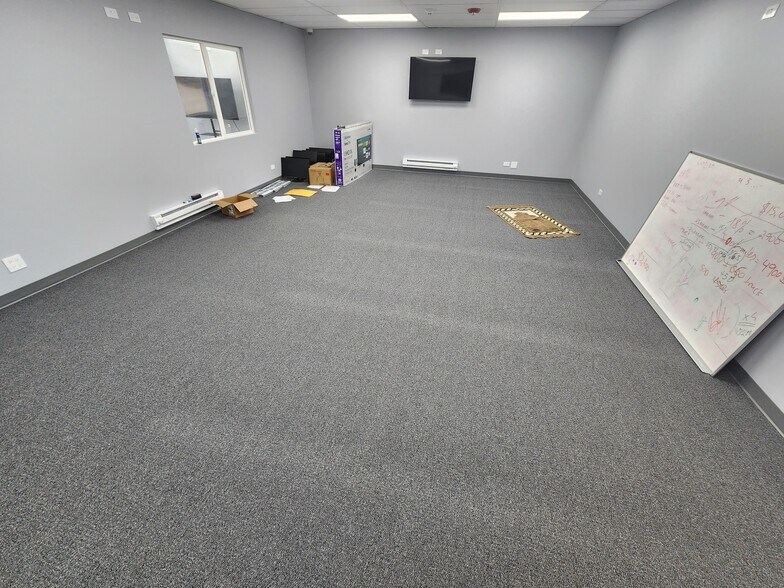 More Photos Of 1280-1330 Powis Rd, West Chicago Truck Terminal For Sale