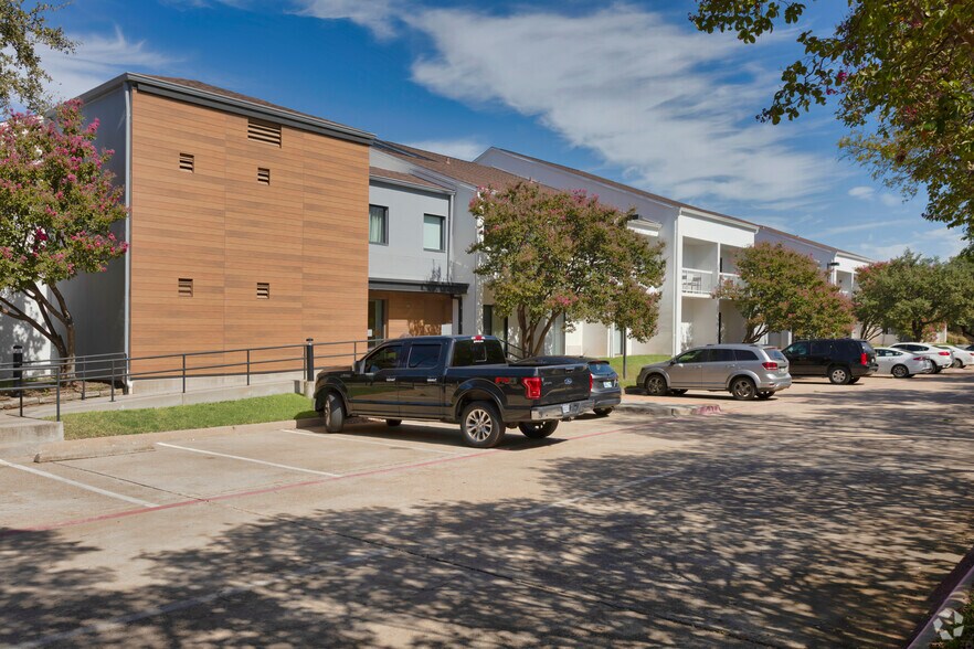 More Photos Of 4165 Proton Dr, Addison Hotel For Sale