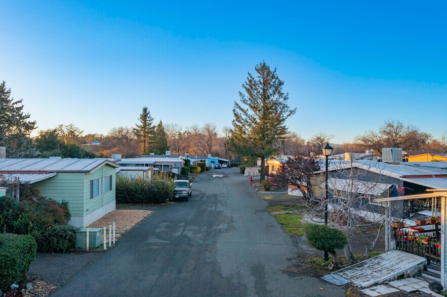 More Photos Of 5495 5th St, Kelseyville Manufactured Housing Mobile Home Park For Sale