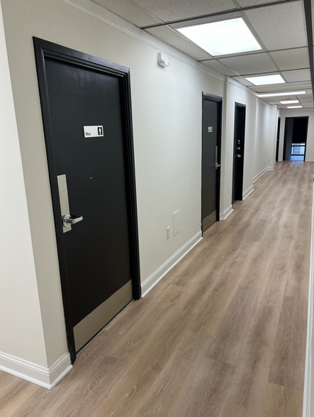 More Photos Of 4190 S Plaza Trl, Virginia Beach Office For Lease
