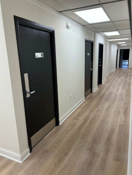 More Photos Of 4190 S Plaza Trl, Virginia Beach Office For Lease