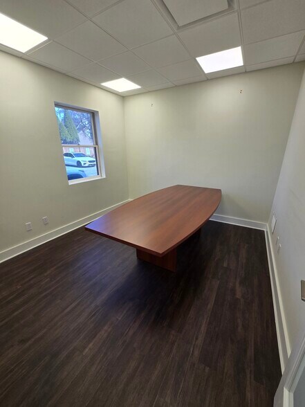 More Photos Of 19 Orchard St, Manhasset Office For Lease