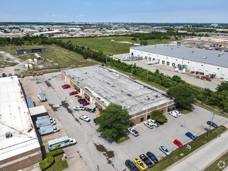 More Photos Of 5616-5634 S 122nd East Ave, Tulsa Light Manufacturing For Lease