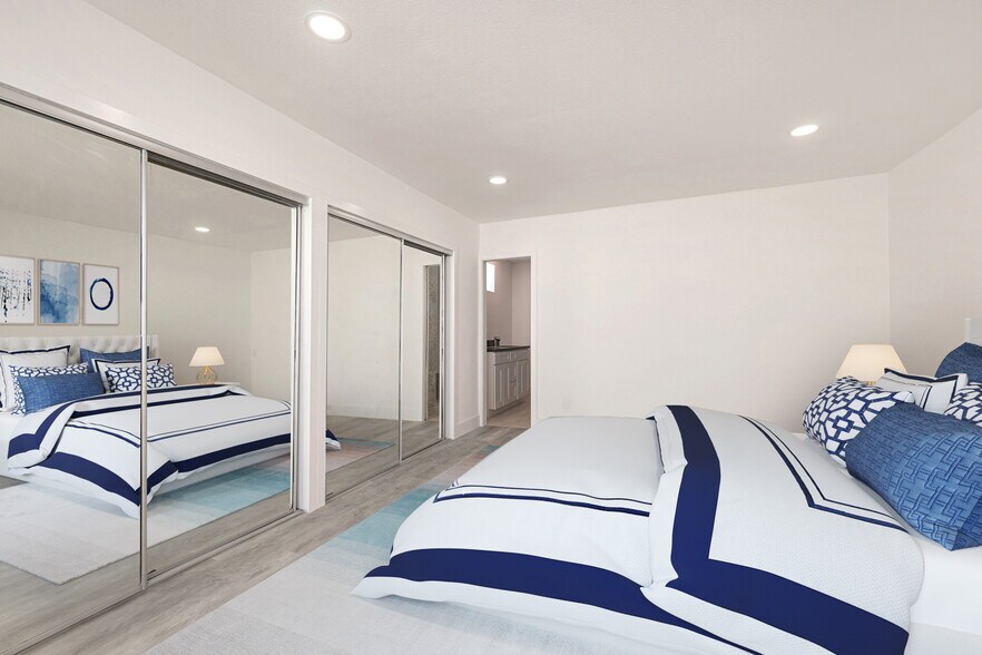 More Photos Of 2212 W Oceanfront, Newport Beach Multifamily For Sale