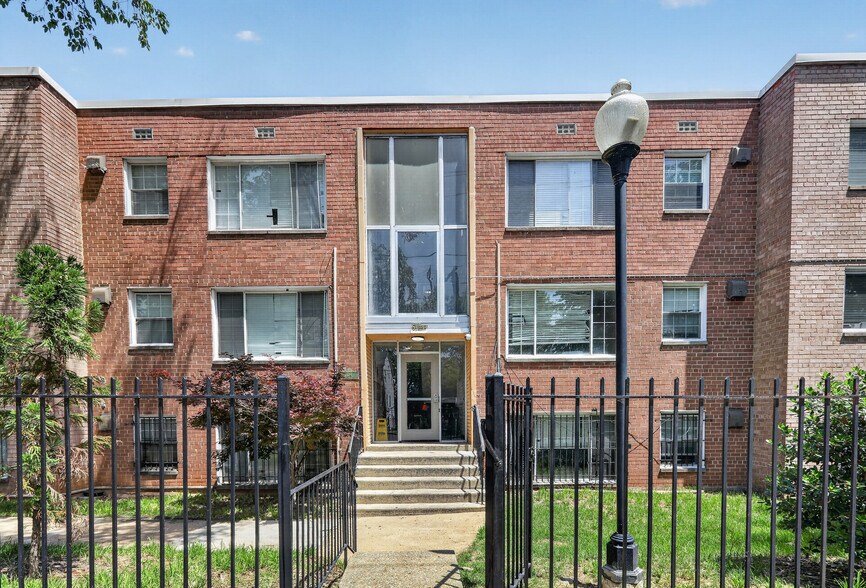 More Photos Of , Washington Multifamily For Sale
