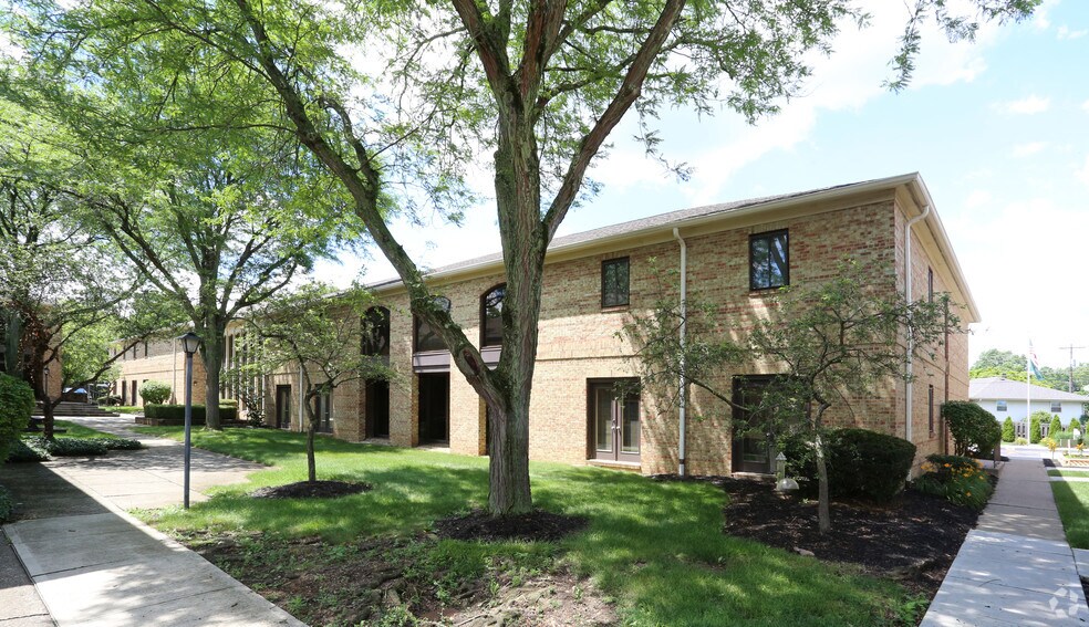Primary Photo Of 2939 Kenny Rd, Upper Arlington Medical For Lease