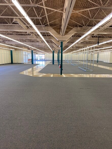 More Photos Of 14001-14065 Delany Rd, La Marque Unknown For Lease