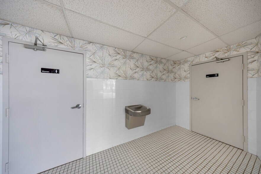 More Photos Of 9855 S Dixie Hwy, Pinecrest Freestanding For Sale