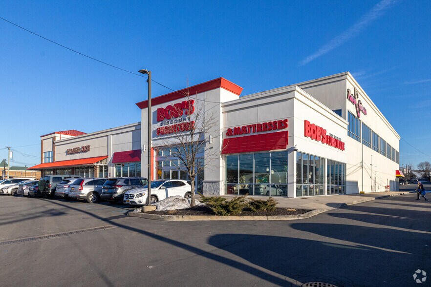 More Photos Of 2385 Richmond Ave, Staten Island Freestanding For Lease