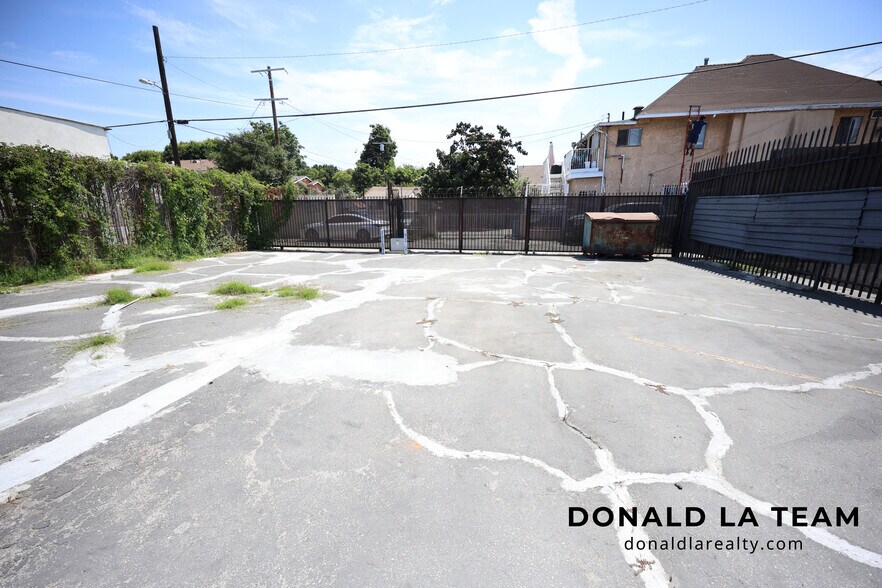 More Photos Of 5626 S Central Ave, Los Angeles General Retail For Sale