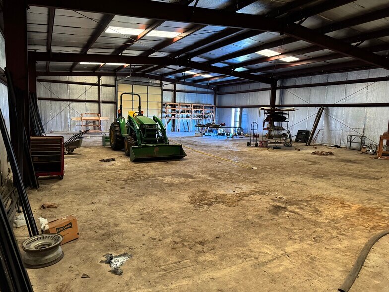 More Photos Of 100 Culberhouse st, Jonesboro Warehouse For Sale