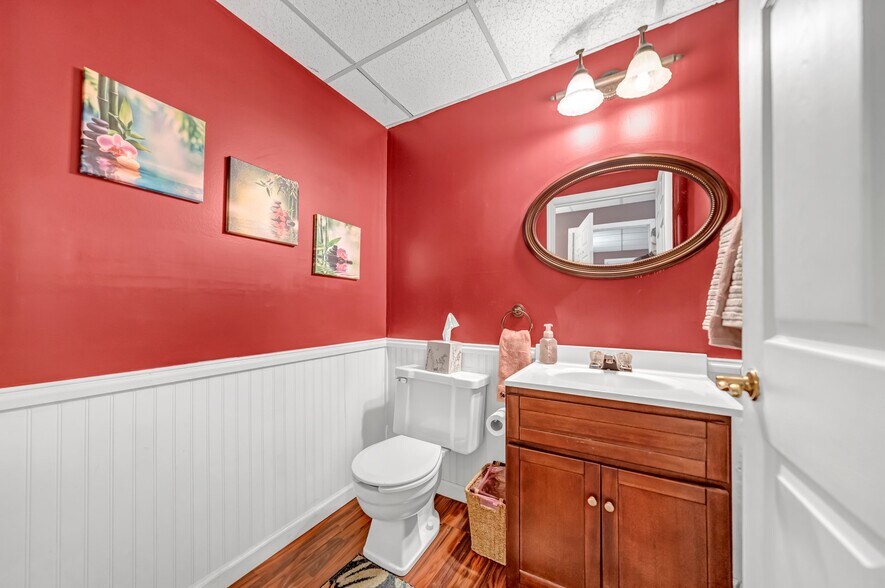 More Photos Of 6576 E Quaker St, Orchard Park Freestanding For Sale