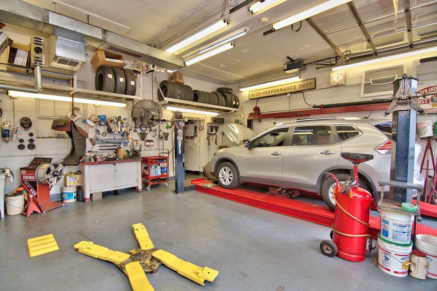 More Photos Of 1650 N Main Ave, Scranton Auto Repair For Sale