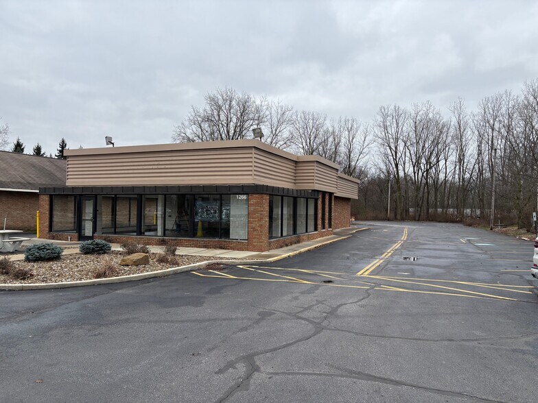 More Photos Of 1266 Canton Rd, Akron Fast Food For Lease