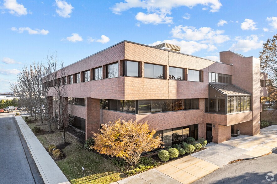 Primary Photo Of 1100 Berkshire Blvd, Wyomissing Medical For Lease