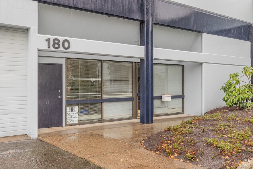 More Photos Of 7911 NE 33rd Dr, Portland Warehouse For Lease
