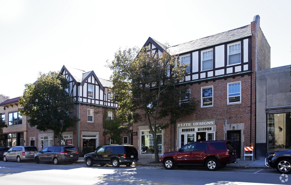 Primary Photo Of 916-920 Green Bay Rd, Winnetka Apartments For Lease