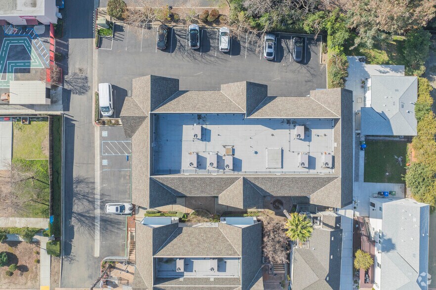 More Photos Of 43427-43433 Mission Blvd, Fremont Office For Lease