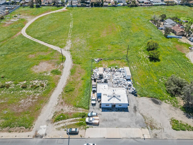 More Photos Of 16205 Foothill Boulevard, Fontana Service Station For Lease