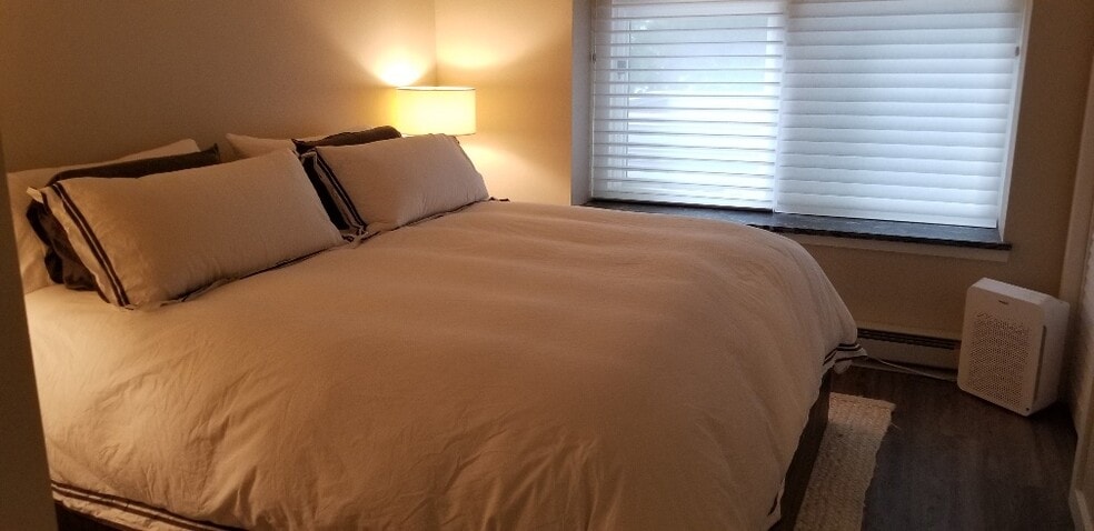 More Photos Of 101-107 S 1st St, La Conner Storefront For Sale