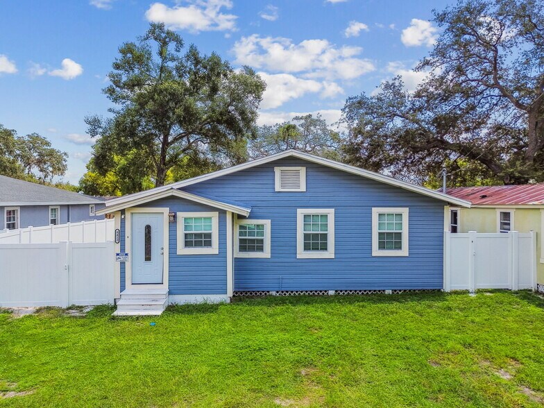More Photos Of 8413 N Hamner Ave, Tampa Apartments For Sale