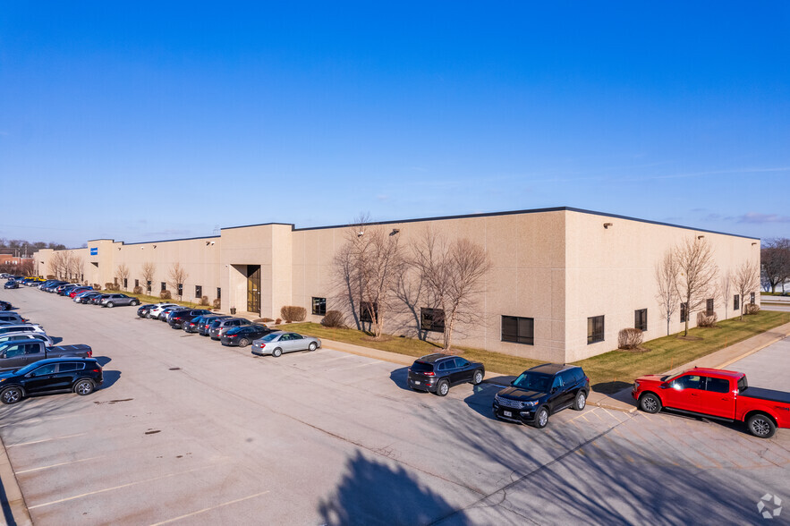 Primary Photo Of 1920-1970 S Calhoun Rd, New Berlin Manufacturing For Lease