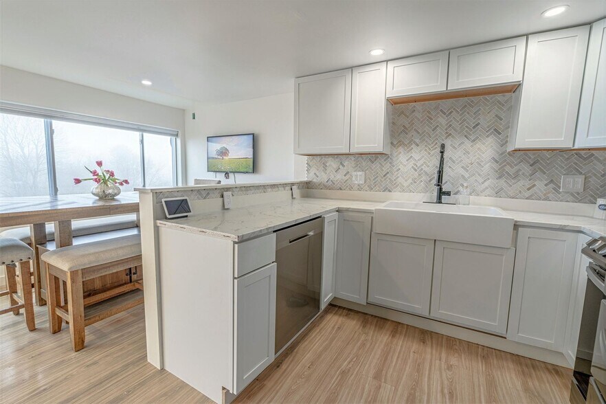 More Photos Of 37-39 E Main St, Searsport Storefront Retail Office For Sale