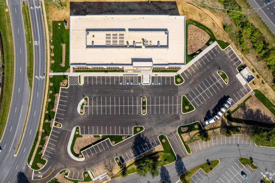 More Photos Of 7100 Guilford Dr, Frederick Office For Lease