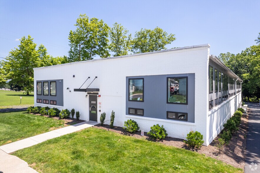 More Photos Of 300 Penn St, Pennsburg Apartments For Sale