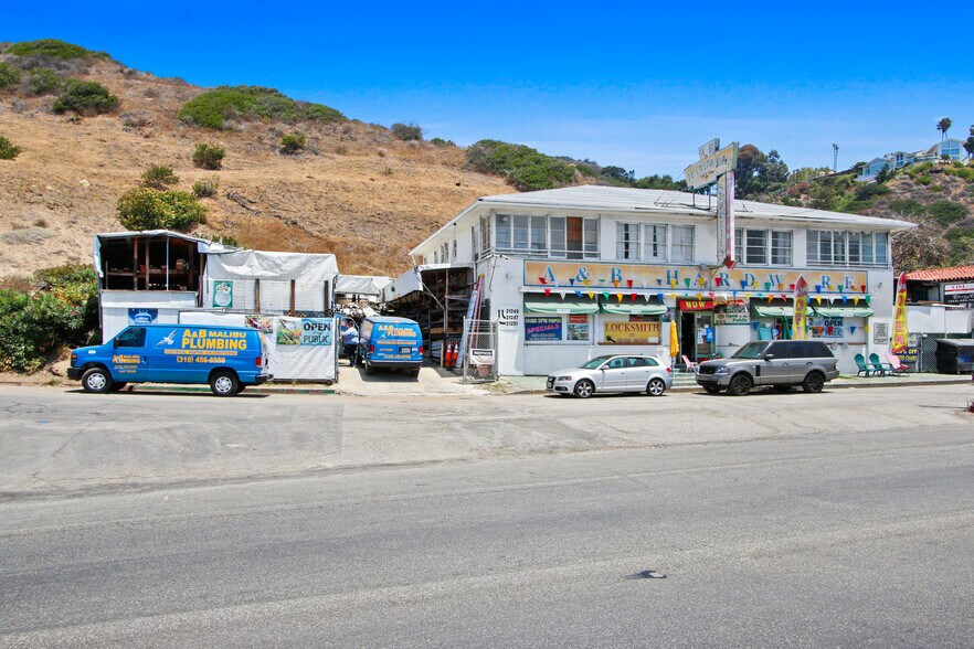 More Photos Of 21249 Pacific Coast Hwy, Malibu Storefront Retail Residential For Sale