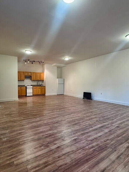 More Photos Of 210 Humboldt St, Brooklyn Apartments For Lease