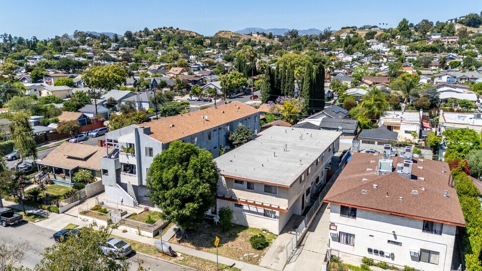 More Photos Of 5213 Meridian St, Los Angeles Apartments For Sale