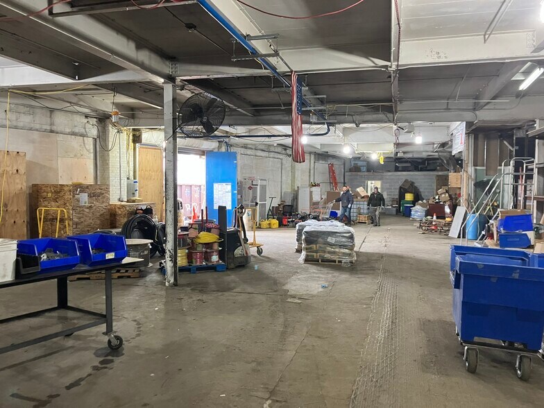 More Photos Of 27-21 51st St, Long Island City Warehouse For Lease