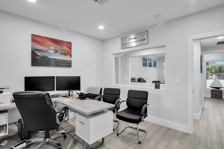 More Photos Of 82705 Overseas Hwy, Islamorada General Retail For Sale