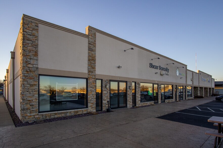 More Photos Of 2734-2751 London Rd, Eau Claire Storefront Retail Office For Sale