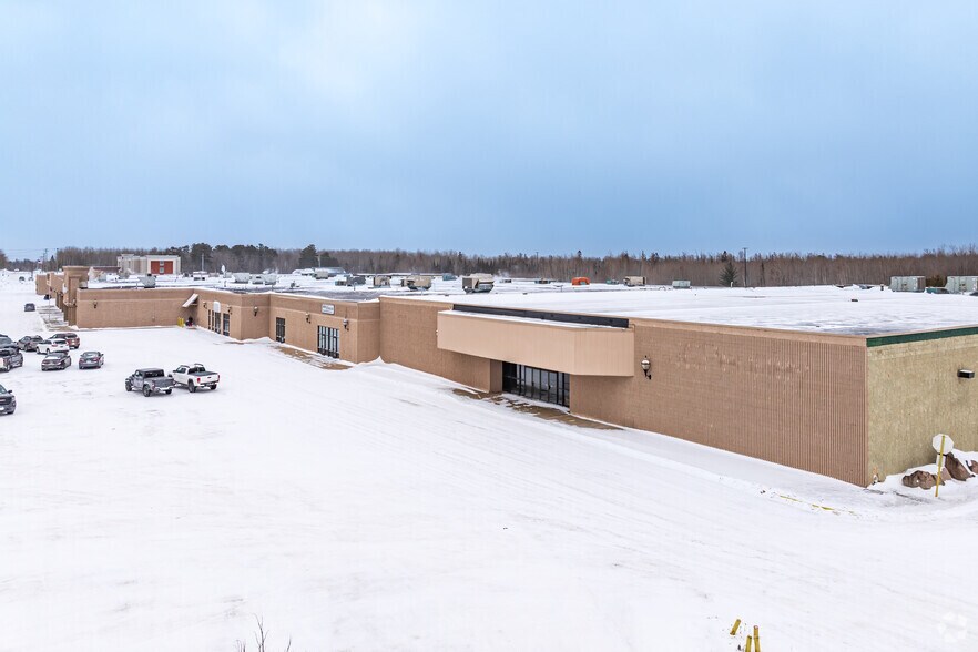 More Photos Of 990 W 41st St, Hibbing General Retail For Sale