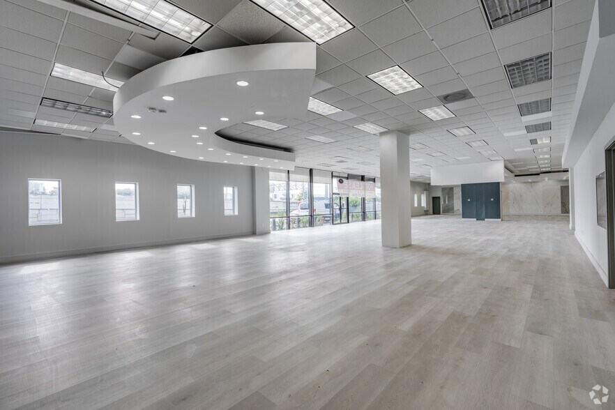 More Photos Of 3500 NW 77th Ct, Doral Warehouse For Sale