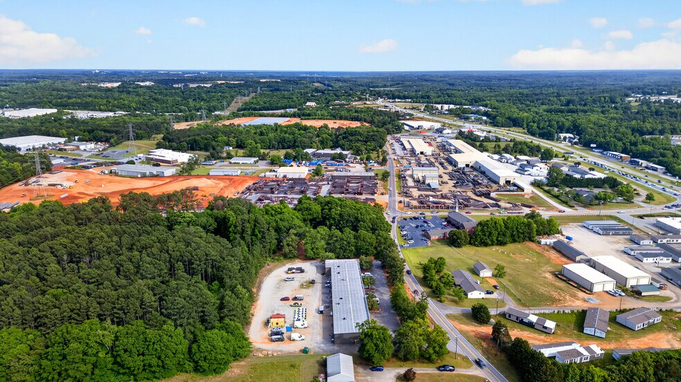 More Photos Of 100 Business Pky, Piedmont Light Manufacturing For Sale