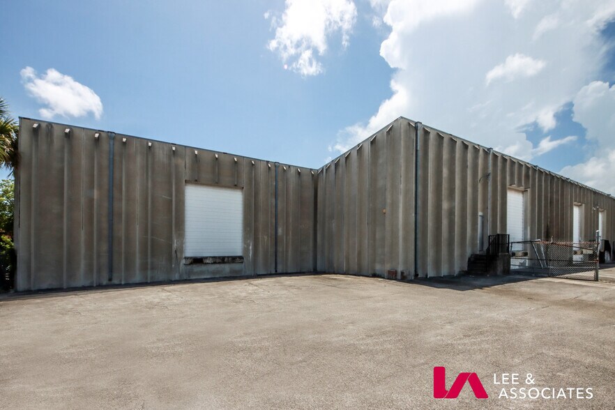 More Photos Of 1401 SW 8th St, Pompano Beach Warehouse For Lease