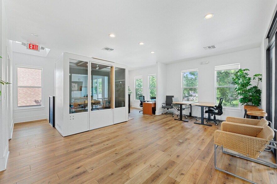 More Photos Of 1801 E Cesar Chavez St, Austin Loft Creative Space For Sale