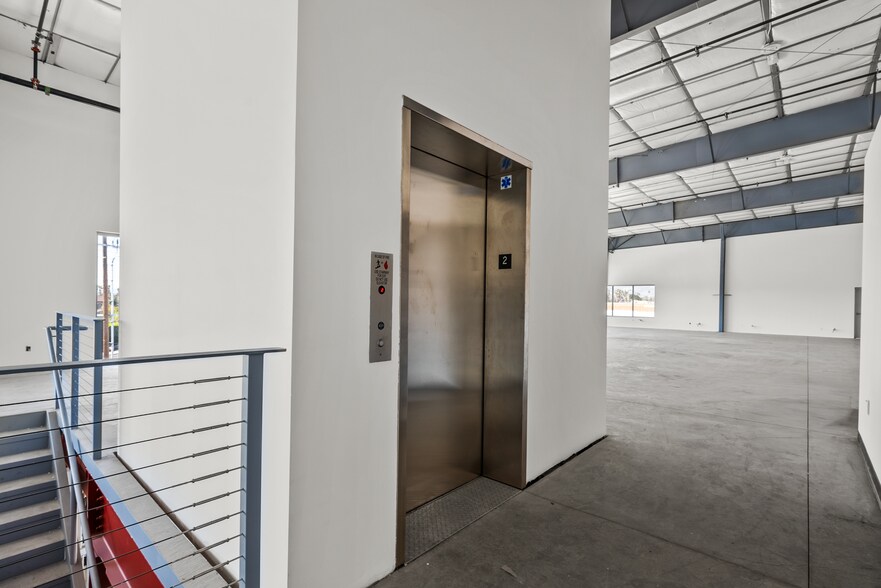 More Photos Of 8070 Webb Ave, North Hollywood Warehouse For Sale