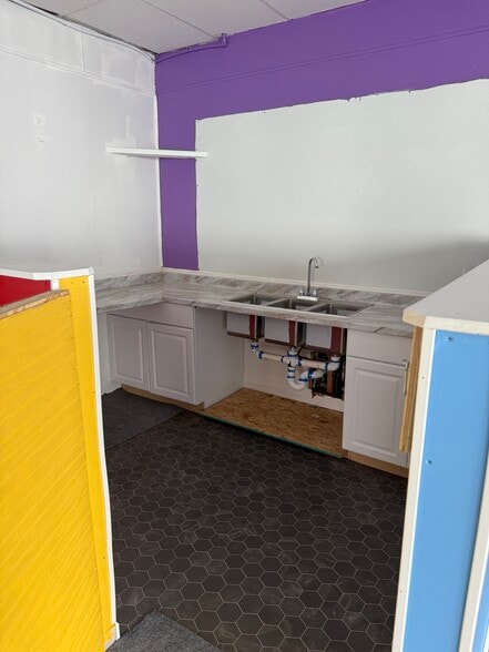 More Photos Of 201-211 Kates Blvd, Millville Freestanding For Lease